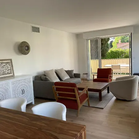 Magnifique Climatise De 87m², A 100m De La * אנטיב