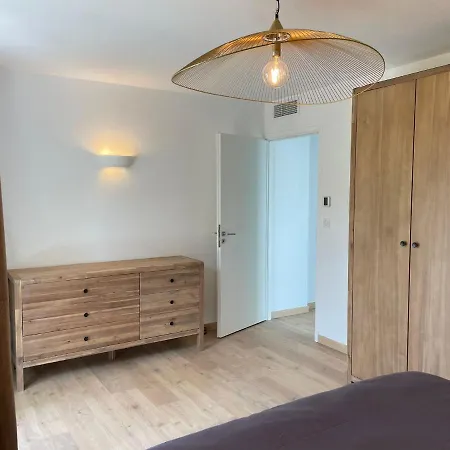 דירה Magnifique Climatise De 87m², A 100m De La