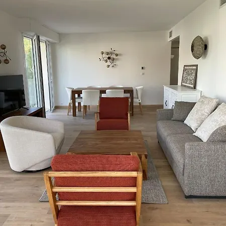 דירה Magnifique Climatise De 87m², A 100m De La *