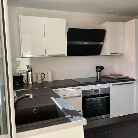 Apartment Magnifique Climatise De 87m², A 100m De La